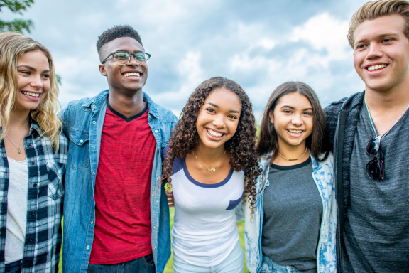 group of kids wondering what is the best age to get braces for teenagers